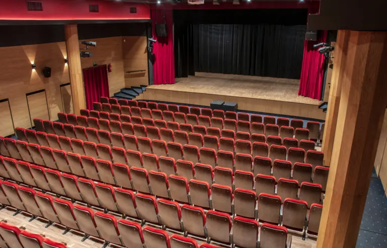 Dom Kultury Świt - zdjęcie 1