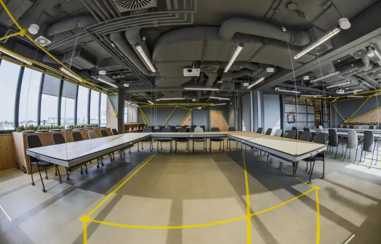 Brain Embassy Al. Jerozolimskie - zdjęcie 1