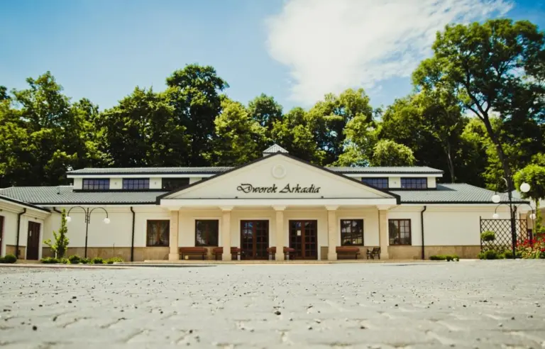 Dworek Arkadia w Piotrowicach
