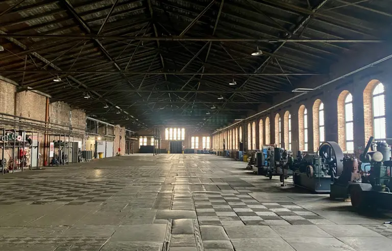 Cynkownia - pusta przestrzeń