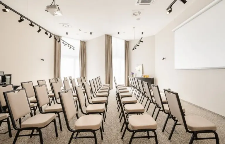 Hotel Crystal Mountain - photo 1