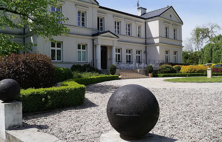 Biały Pałac Palczew - zdjęcie 1