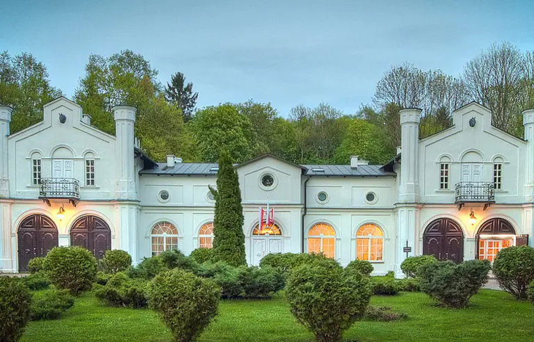 Zespół Dworsko-Pałacowy w Roskoszy