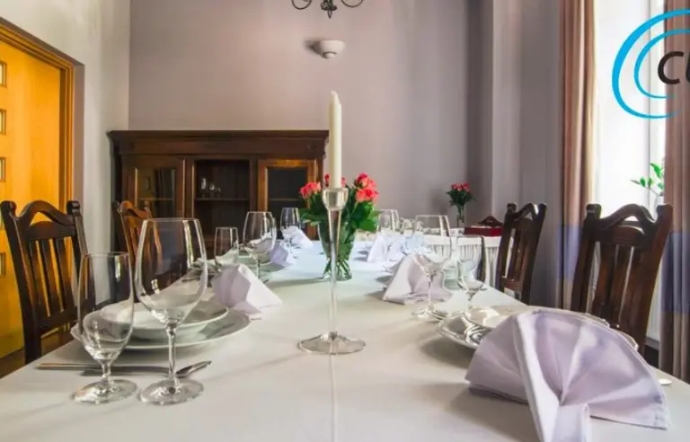 Hotel Łazienkowski - zdjęcie 1