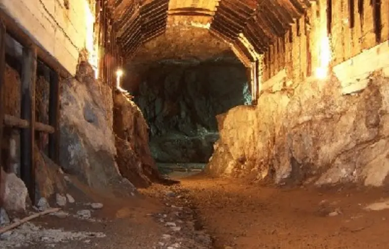 Podziemne Miasto Osówka Głuszyce obiekty szkoleniowe