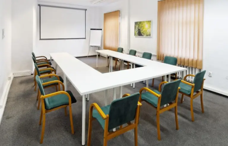 Centrum Żoliborz Plac Inwalidów 10 - photo 1