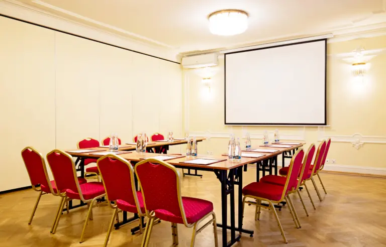 Pałacyk Otrębusy Business & SPA - photo 1