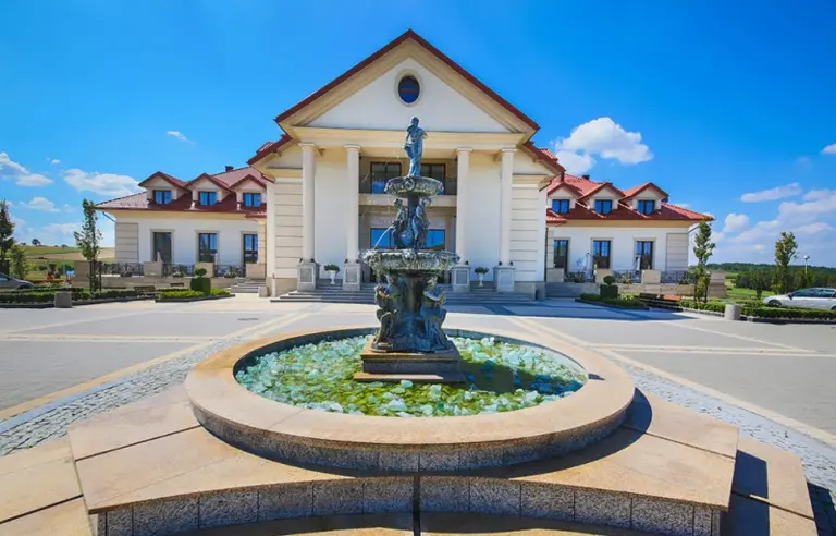 Pałac w Konarach - photo 1