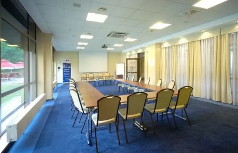 Qubus Hotel Głogów - zdjęcie 1