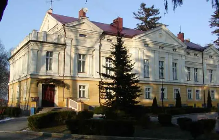 Pałac w Sasinie- ZAMKNIĘTE - zdjęcie 1