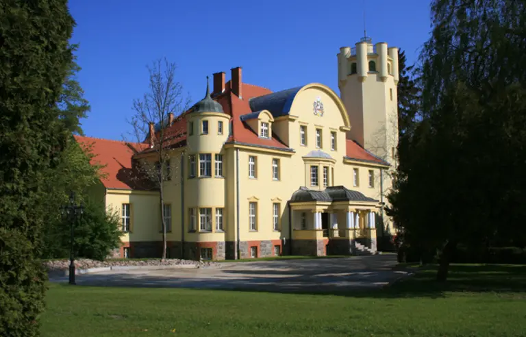 Pałac Jastrzębie - zdjęcie 1