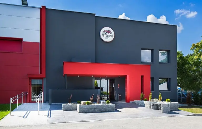 Automobil Hotel - zdjęcie 1