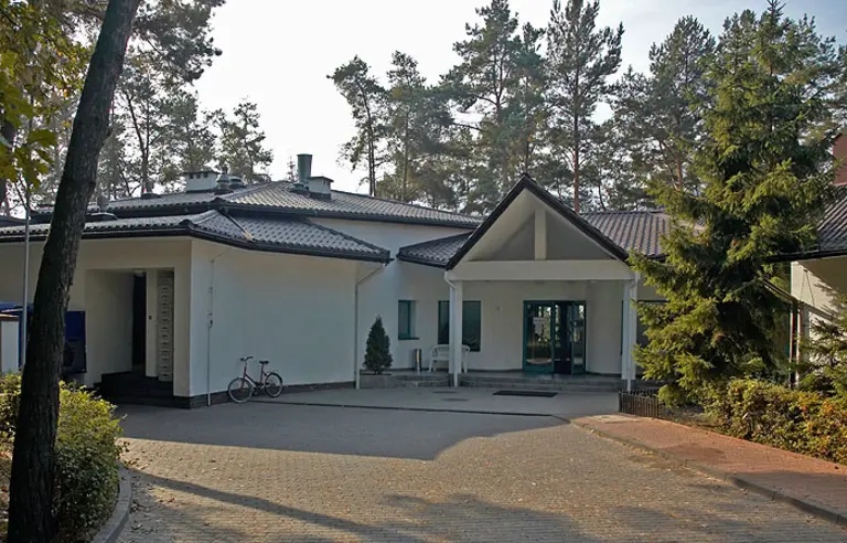 Centrum Szkoleniowo-Konferencyjne Jachranka - OBIEKT ZAMKNIĘTY - photo 1