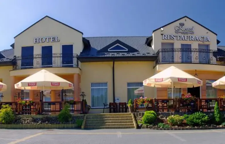 Hotel Koral Przebieczany - photo 1