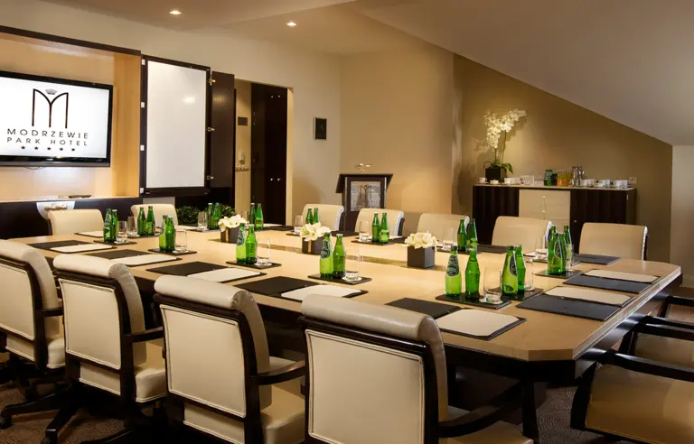 Modrzewie Park Hotel - OBIEKT W REMONCIE - zdjęcie 1