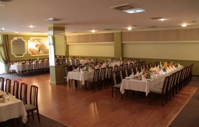 Restauracja Dąbrówka - photo 1