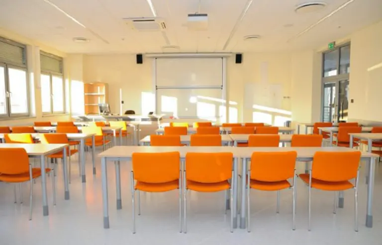 Regionalne Centrum Konferencyjne przy Uczelni Jana Wyżykowskiego - zdjęcie 1