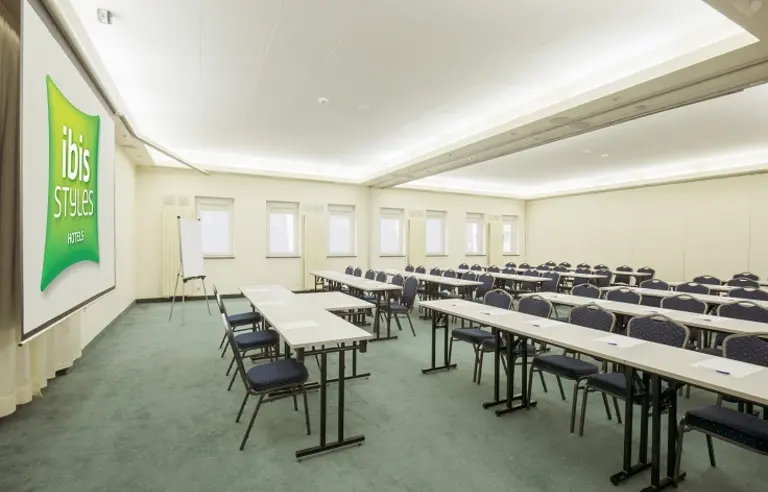 ibis Styles Warszawa West - photo 1