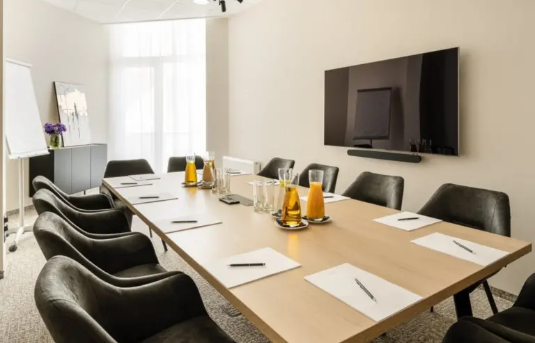 Hotel Crystal Mountain - photo 1