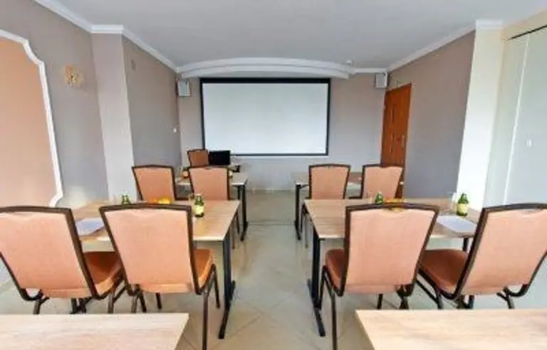 Hotel Wiatraczna - ZAMKNIĘTY - zdjęcie 1
