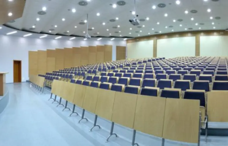 Krakowska Akademia im. Andrzeja Frycza Modrzewskiego - zdjęcie 1