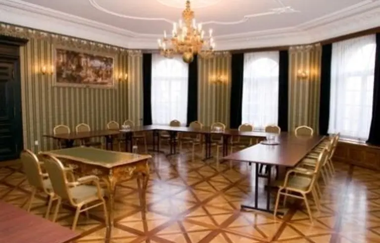 Pałac Gębice - zdjęcie 1