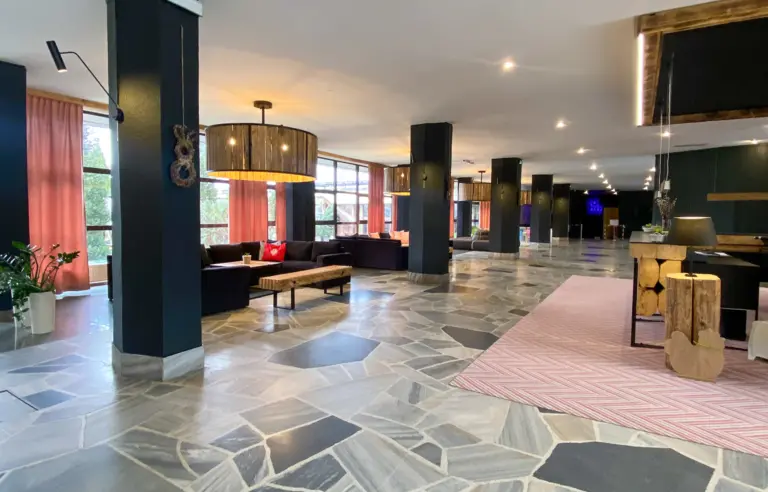 Ośrodek Konferencyjno-Wypoczynkowy Hyrny - zdjęcie 1