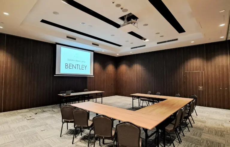 Hampton by Hilton Poznań Swarzędz - photo 1