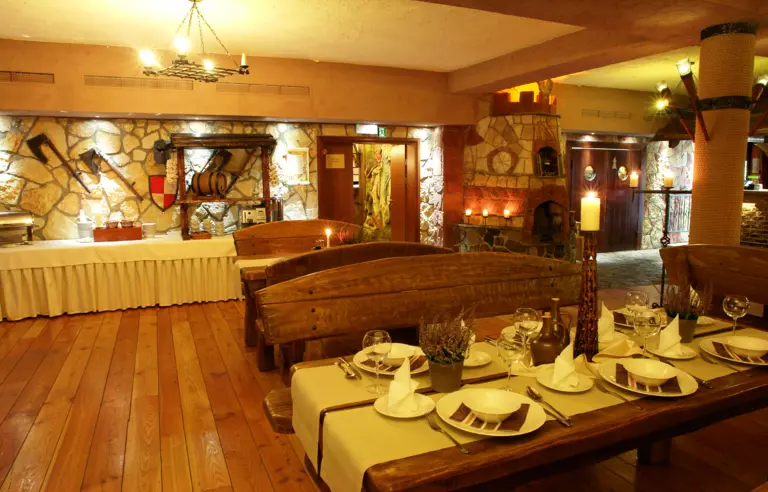 Restauracja i Hotel Rycerski - zdjęcie 1
