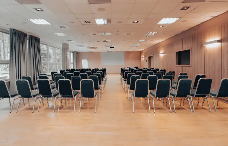 Sala C ustawienie kinowe