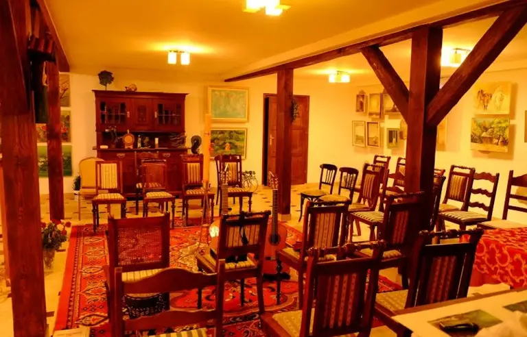 Dworek Łukowiska - zdjęcie 1