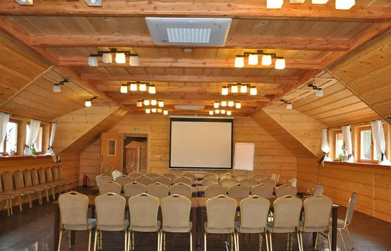 Daglezjowy Dwór - zdjęcie 1