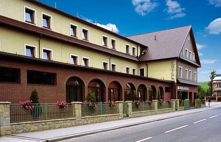 Hotel Maria Nowe Brzesko- ZAMKNIĘTE - photo 1