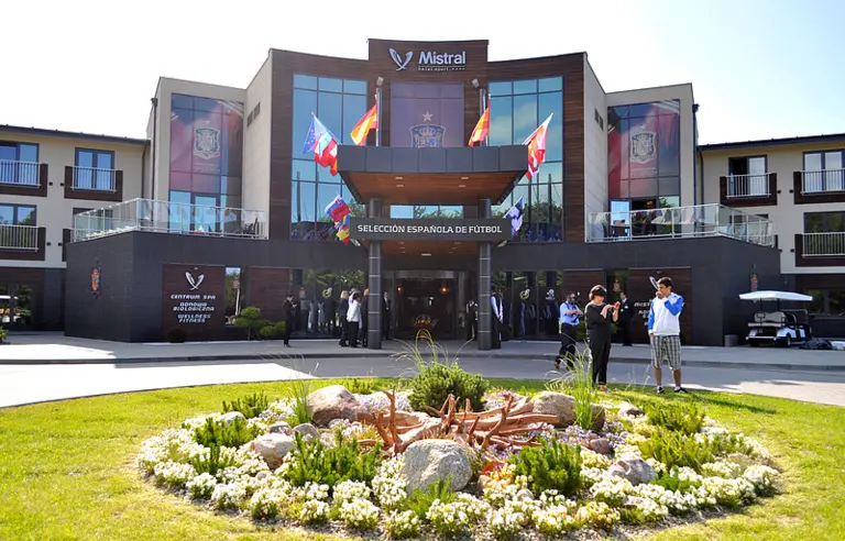 Fasada frontowa Hotelu (strona wschodnia)