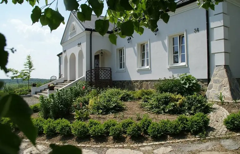 Dwór Na Wichrowym Wzgórzu - photo 1