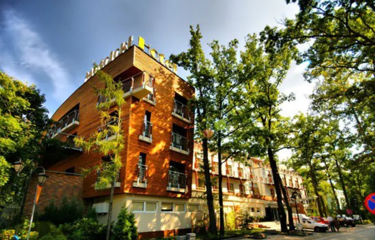 Hotel Mościcki Resort & Conference Hotel z zewnątrz