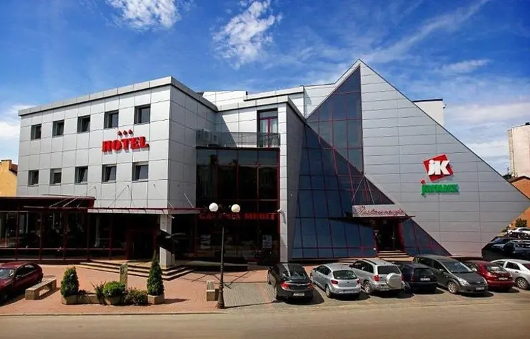 Hotel Janusz - photo 1