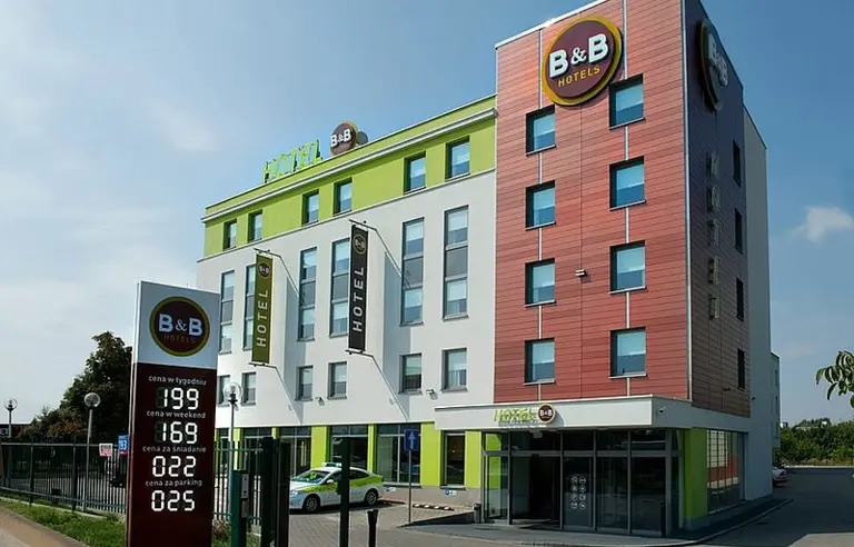 Hotel B&B Warszawa Okęcie - zdjęcie 1