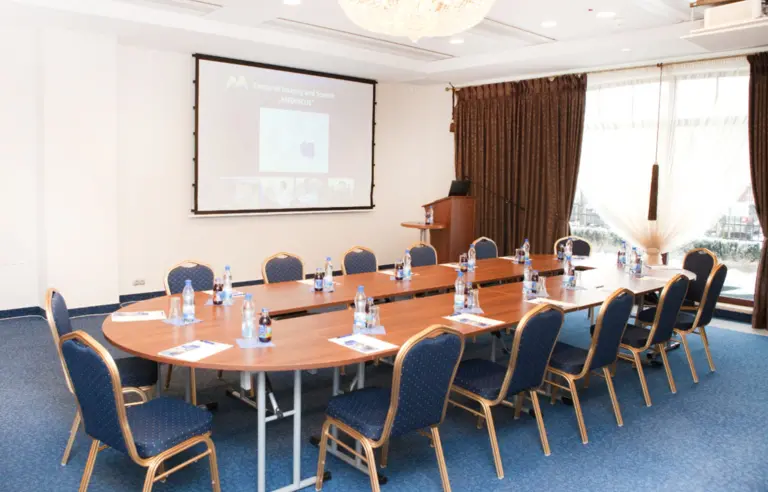 Hotel Park Kajetany - zdjęcie 1