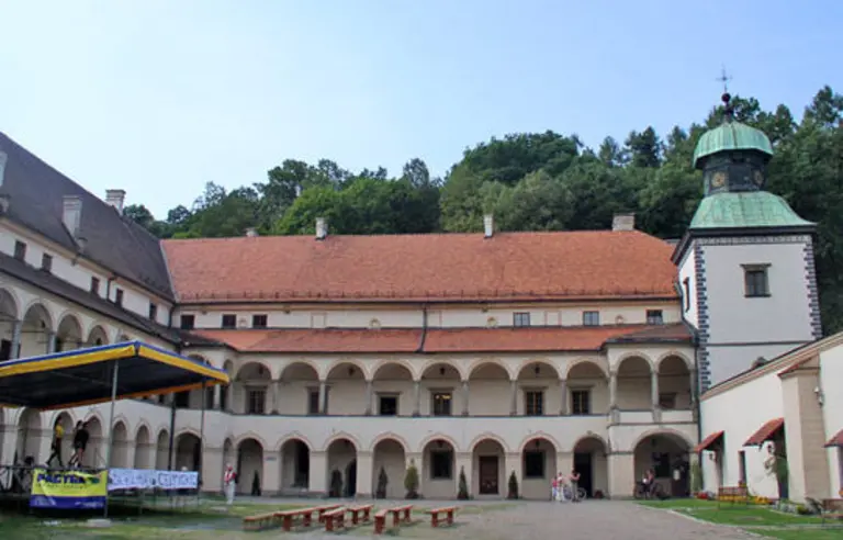 Hotel i Restauracja Kasper Suski - photo 1