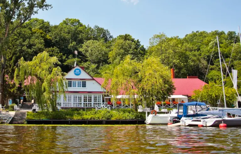 Widok z Jeziora Zegrzyńskiego