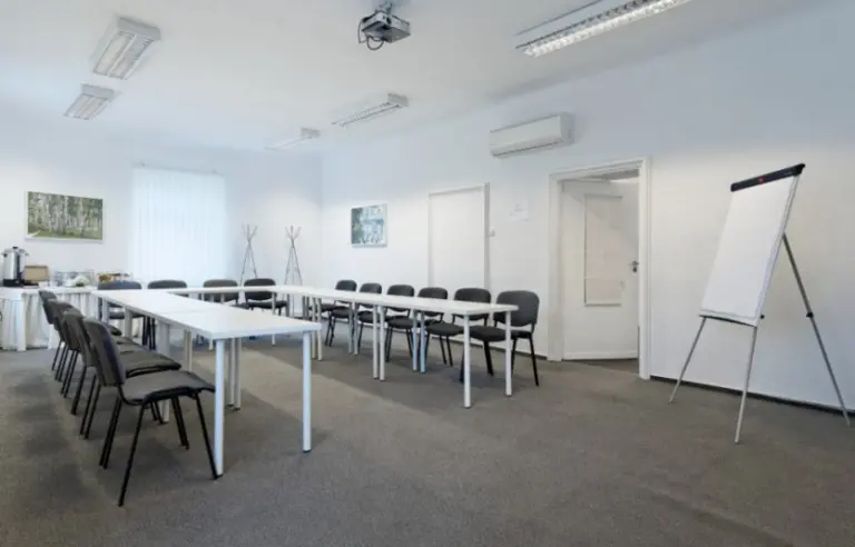 Centrum Żoliborz Plac Inwalidów 10 - photo 1