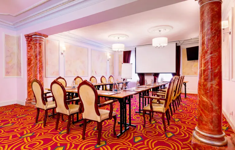 Pałacyk Otrębusy Business & SPA - photo 1