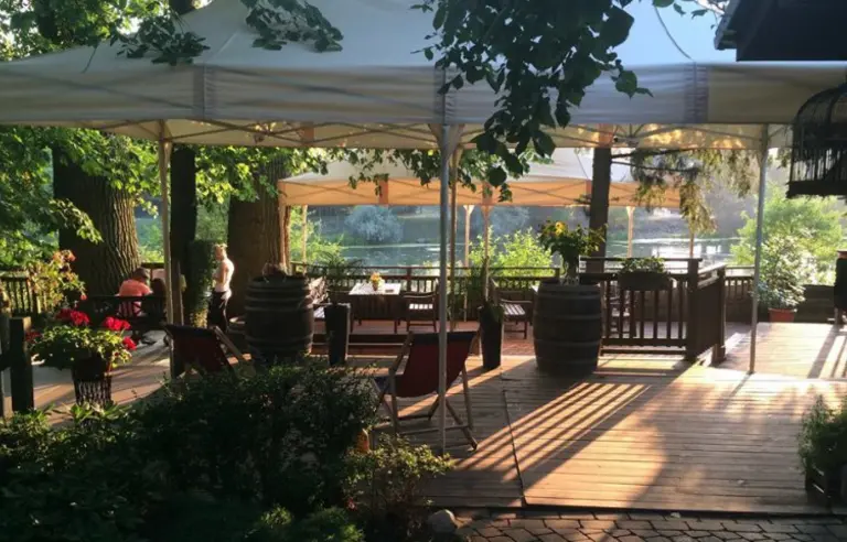 Winiarnia i Gospoda Nad Jeziorem - photo 1