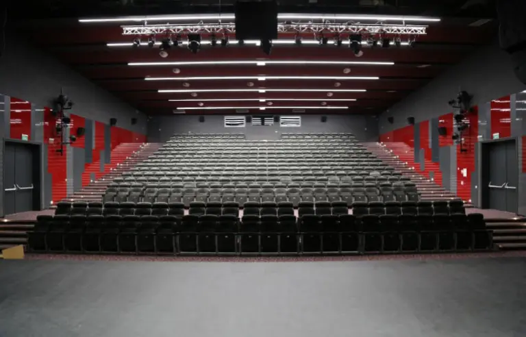 Białołęcki Ośrodek Kultury van Gogha - photo 1