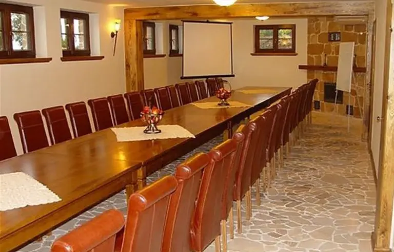 Dwór w Zabużu - zdjęcie 1