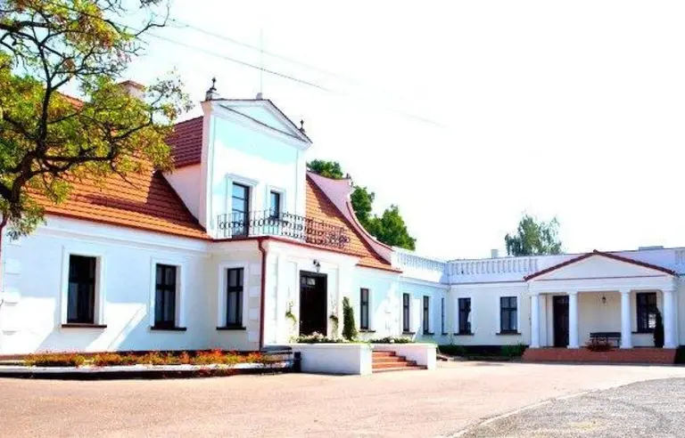 Dwór w Marcinkowie Górnym - photo 1