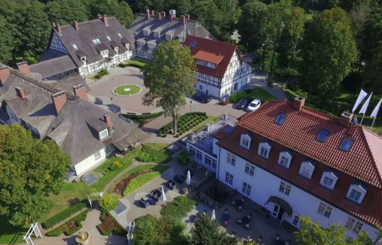 Dwór Oliwski - OBIEKT ZAMKNIĘTY - zdjęcie 1