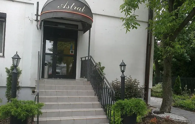 Hotel Astral - photo 1