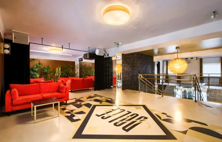 W Orbicie Slonca Warszawa sala pietro